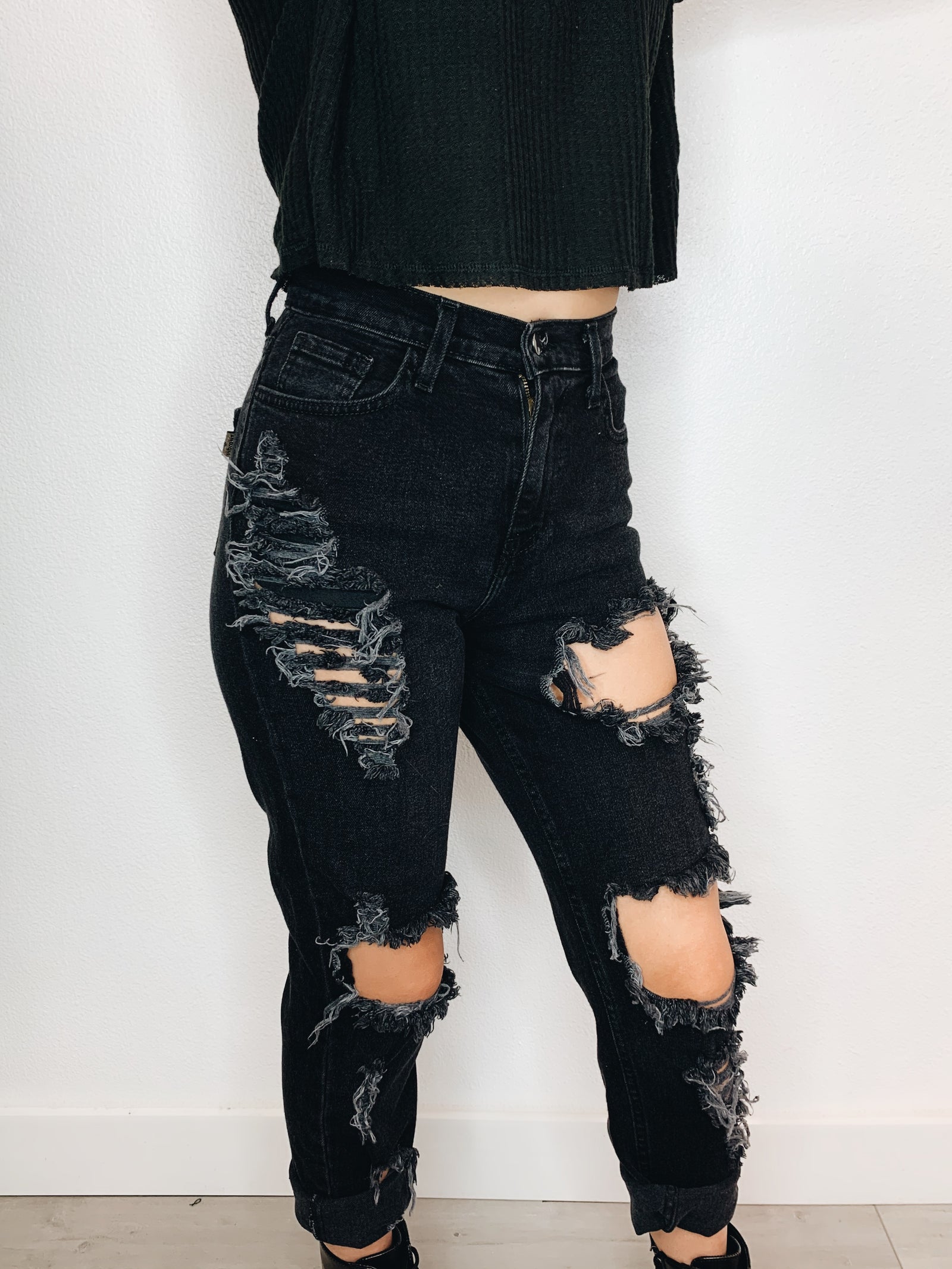 Distressed Mom Jeans – Lace and Luck