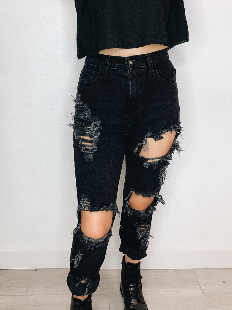 Black ripped outlet mom jeans outfit